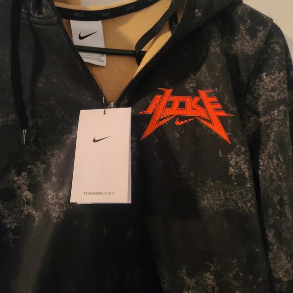 Nike hoodie, Therma Fit, small, like new - Picture 3 of 5